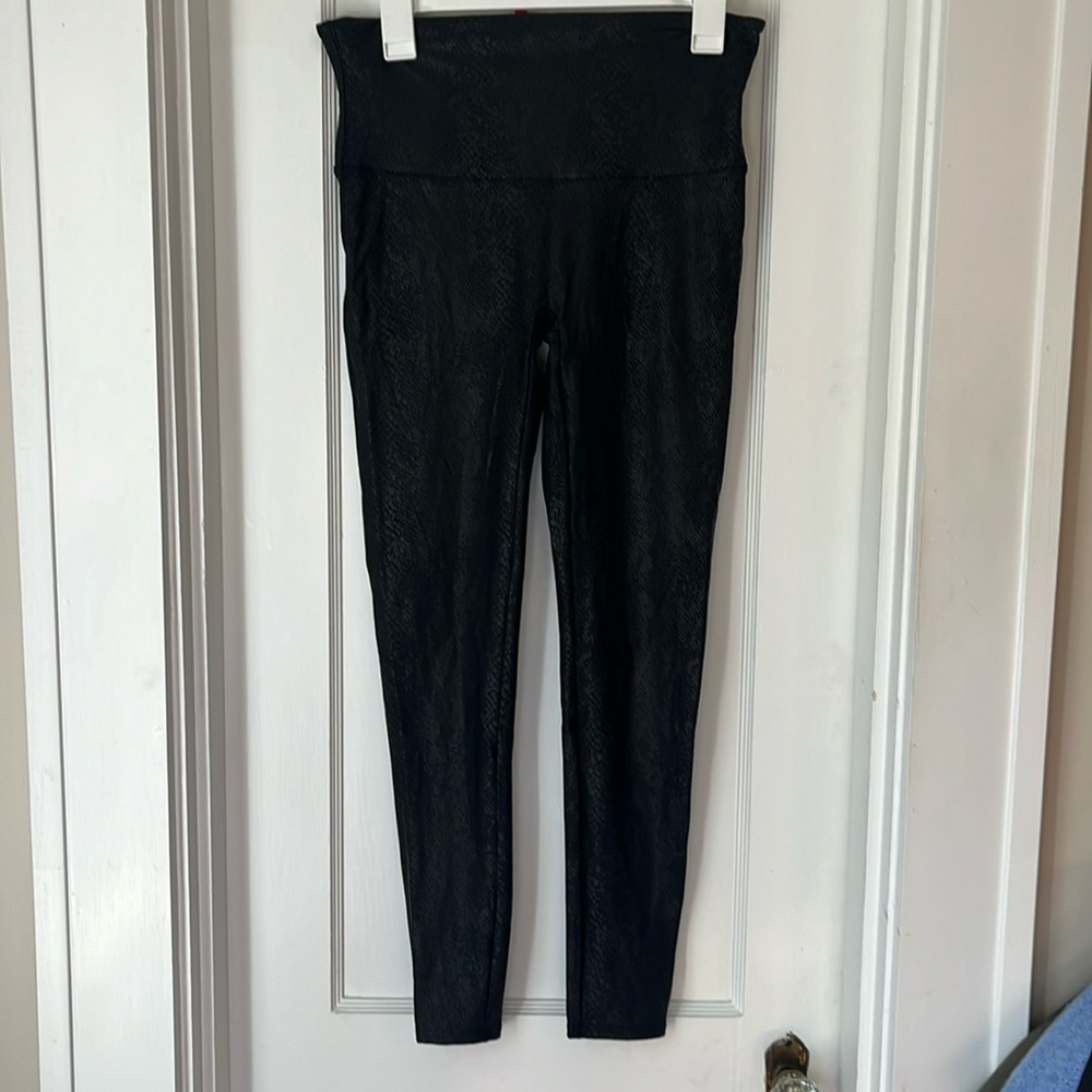 Spanx like new high rise faux leather snakeskin print black leggings size XL